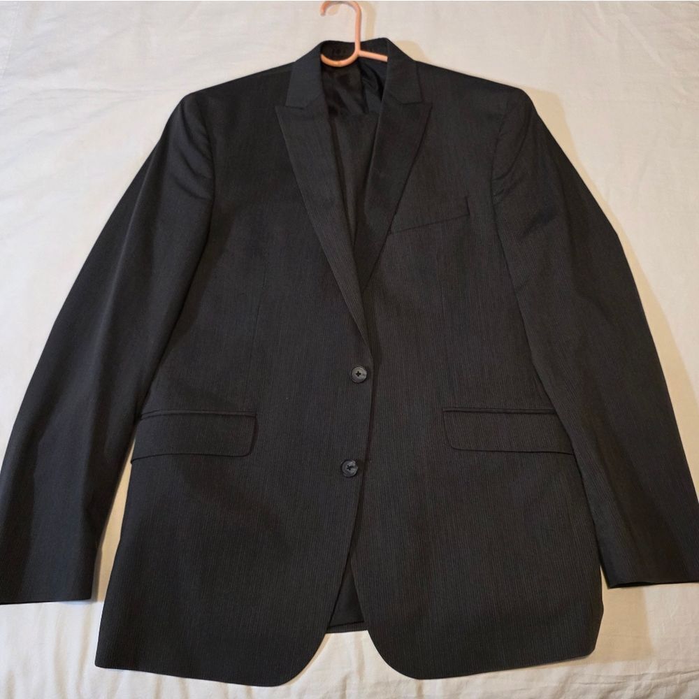Kenneth Cole Charcoal Suit for Men 42R